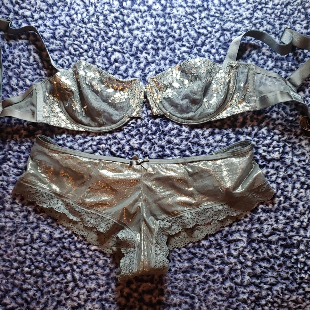 VS unlined balconet bra and M panty set